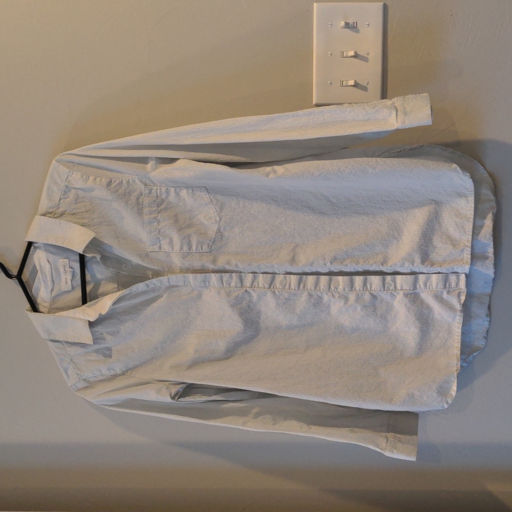 Treasure & Bond Light Blue Button-Up Shirt